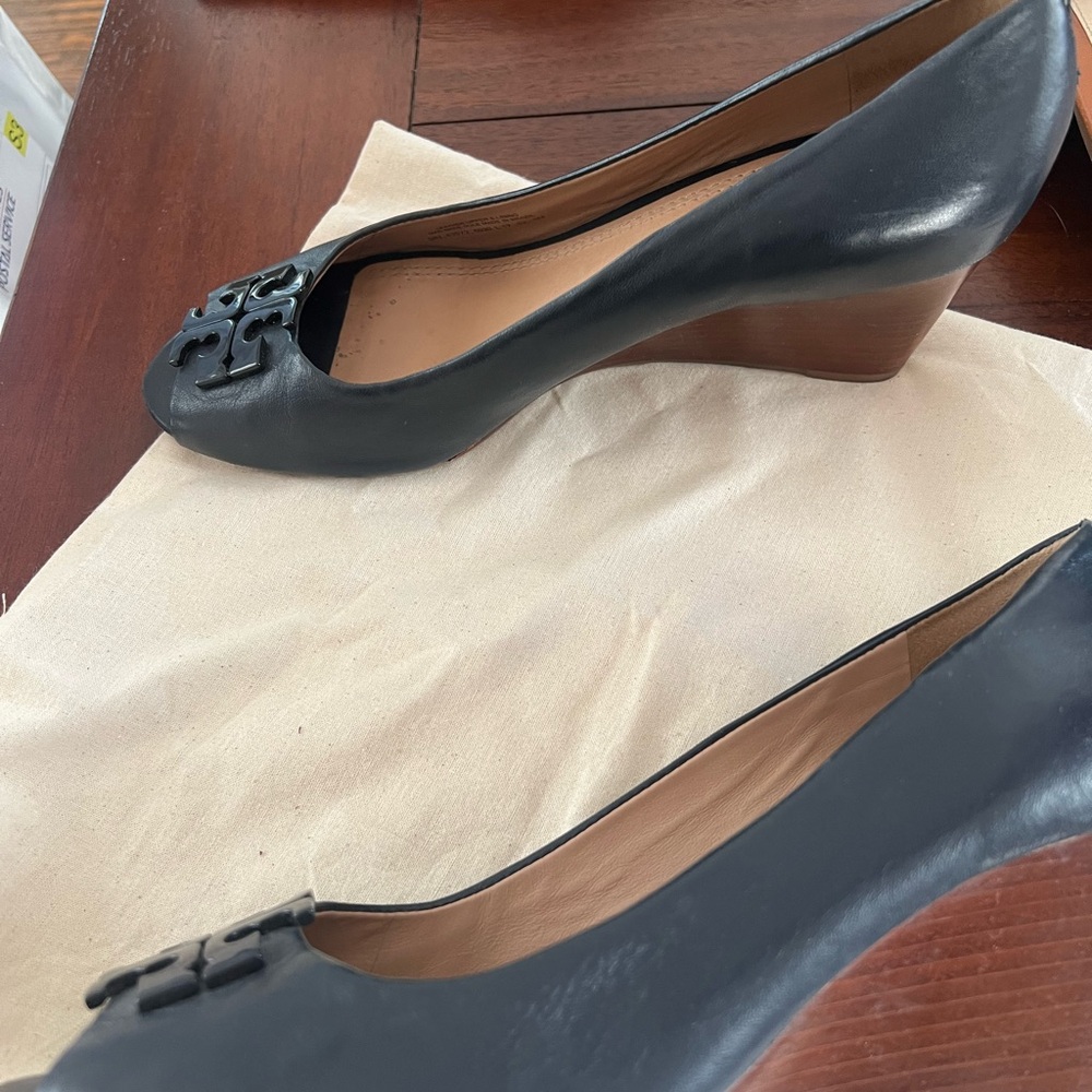 Navy Blue Tory Burch size 9 wedge peep toe